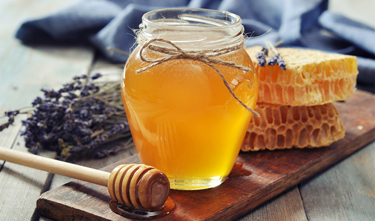 DIY Beauty: How to use honey in your skin, hair and nail regimens
