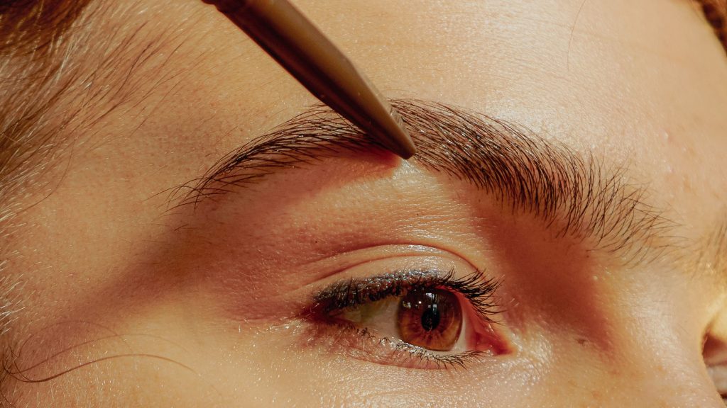 how to shape your eyebrows